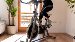 Read more about the article How to Choose an Indoor Cycling Bike?