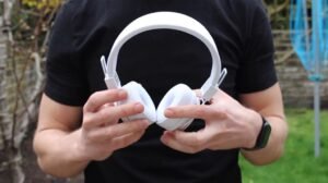 Read more about the article How To Connect Urbanears Headphones To Peloton: Quick Guide