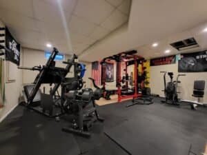 Read more about the article Is Building a Home Gym Expensive? Smart Tips to Save Big