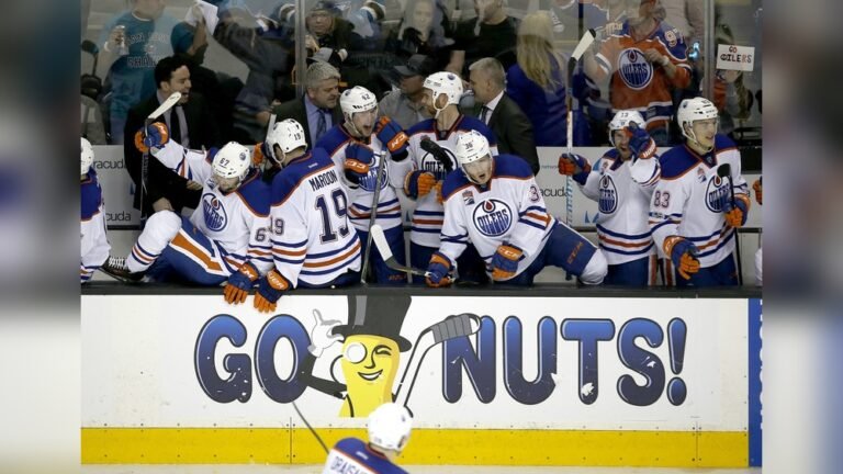 How Do Ice Hockey Substitutions Work?