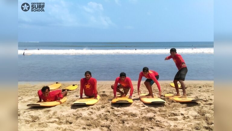How Do You Stand Up on a Surfboard?