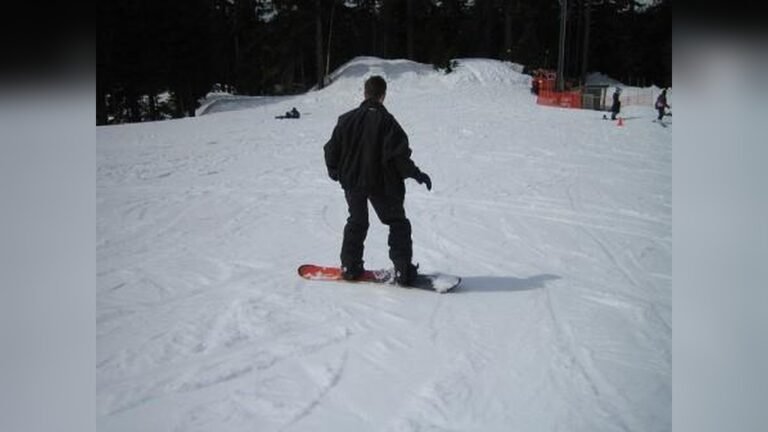 How Hard is It to Learn Snowboarding? Tips for Beginners How Hard is It to Learn Snowboarding?