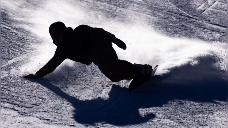 How to Do a Snowboard Carve: Master Smooth Turns Fast How to Do a Snowboard Carve?