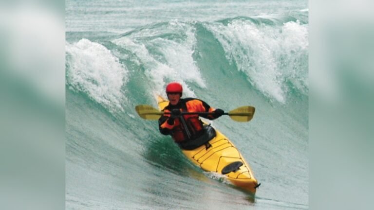 How to Kayak in Rough Water?