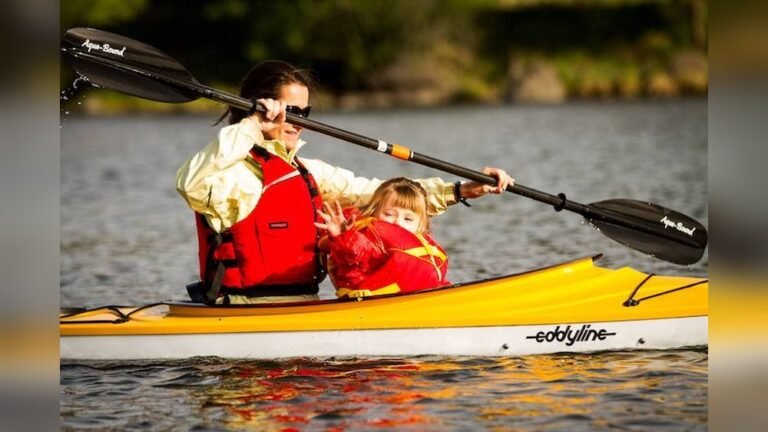 How to Kayak With Children?