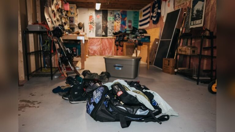 How to Store a Snowboard in Summer?