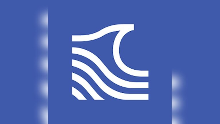 What Apps Help Surfers Check Wave Conditions?