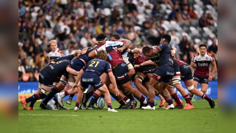 What is a Maul in Rugby?