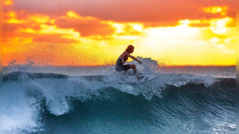 What is the Best Time of Day to Go Surfing?